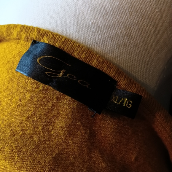 Goa Cat Pattern Yellow Sweater - Picture 4 of 5